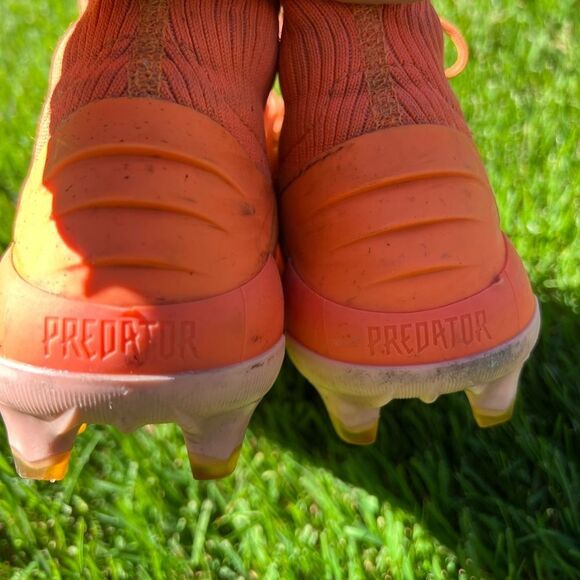 Women’s Adidas Predator 19.1 SG Coral Cleats Sz 10 (Men’s 8) - Picture 4 of 15